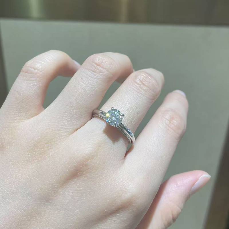 四爪Women's RingS925银镀白金定制选款主石Moissanite1.0ct/副石高碳钻